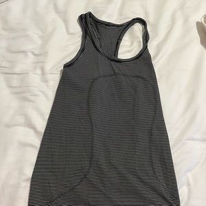 Lululemon exercise tank